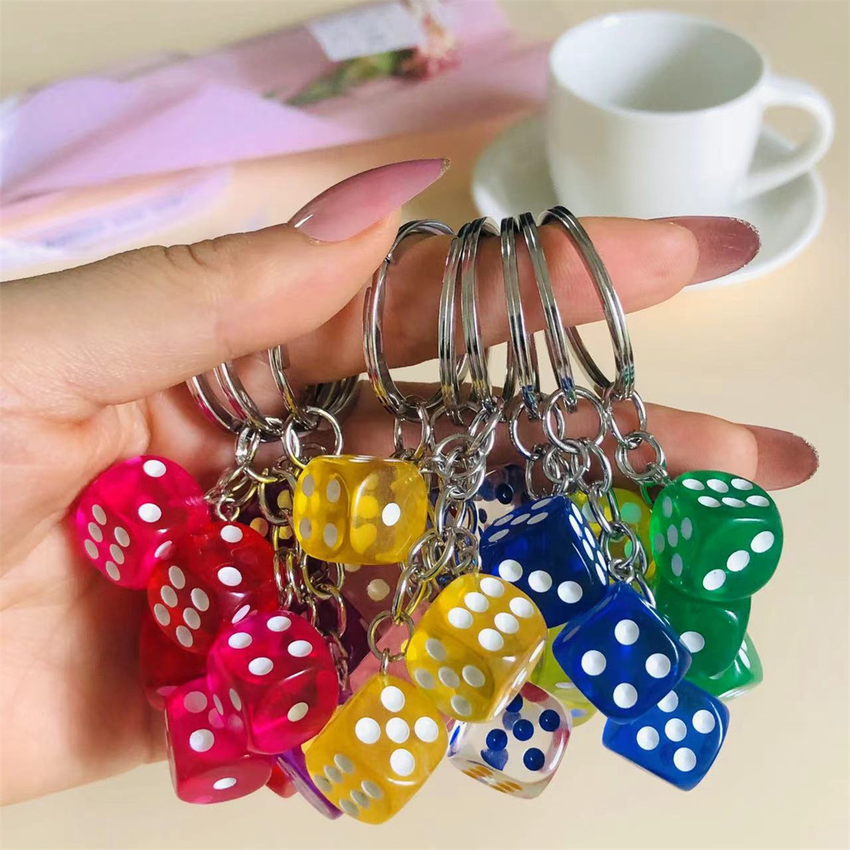 Cute 3D Dice Keychain Gaming R - đánh giá và giá Gaming Accessories Gifts For Men